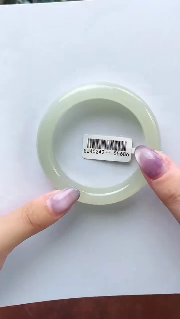 和田玉手镯未镶嵌56+