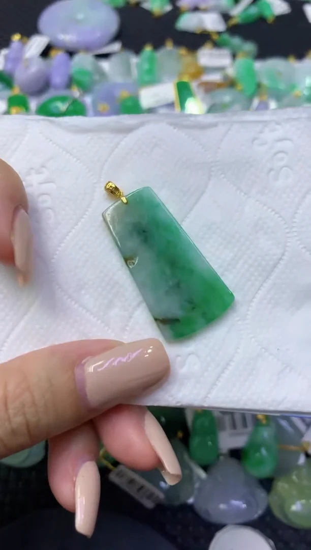 颈饰未镶嵌翡翠天然缅甸翡翠A货