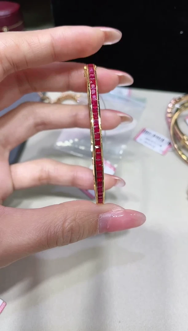 18K金镶嵌天然红宝石手镯，满圈K黄