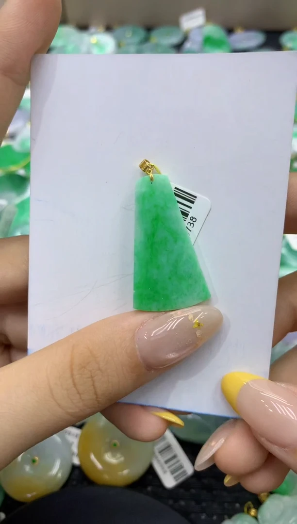 颈饰18K金镶嵌翡翠天然缅甸翡翠A货