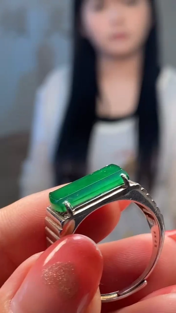 翡翠未镶嵌颈饰********649