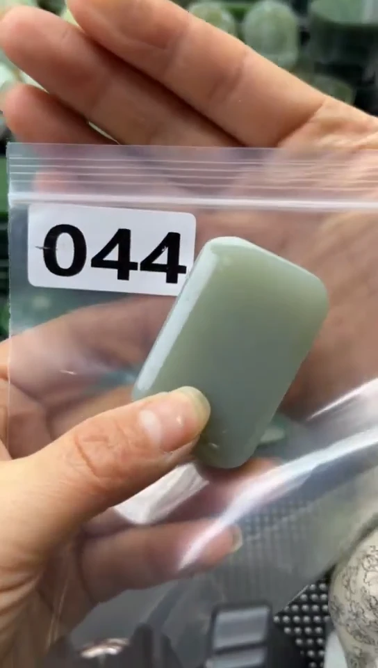 未镶嵌和田玉珠宝半成品牌子