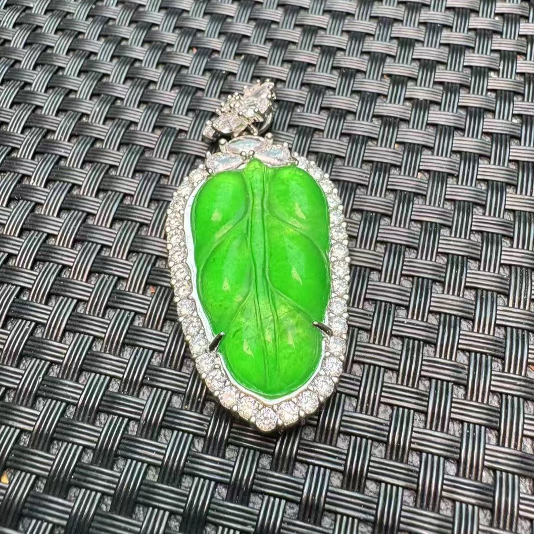 L200满绿大叶子镶嵌款吊坠