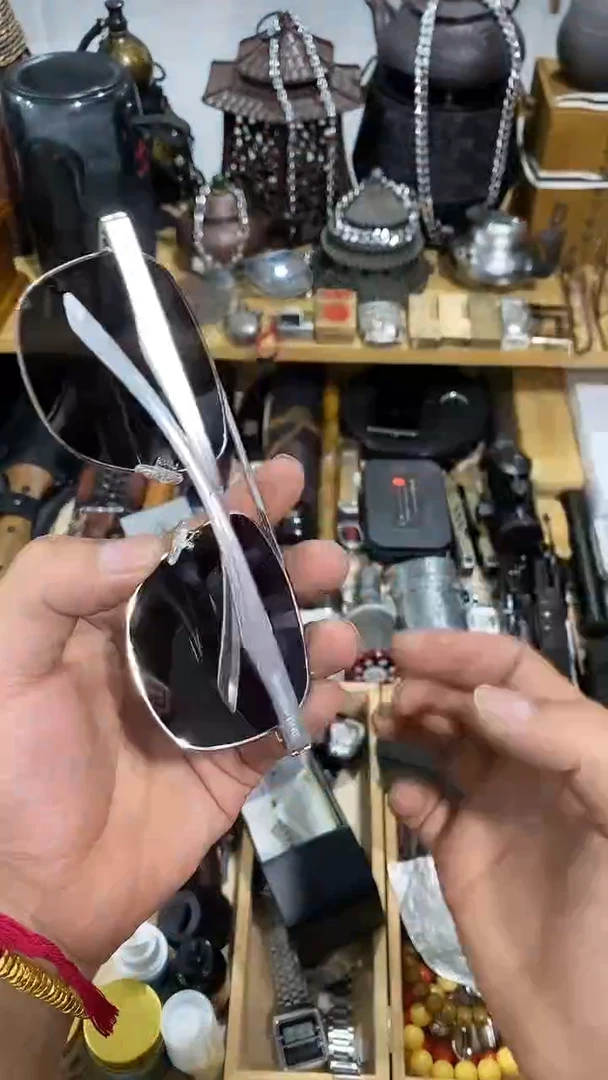 瓷片闪购商品  如图所示