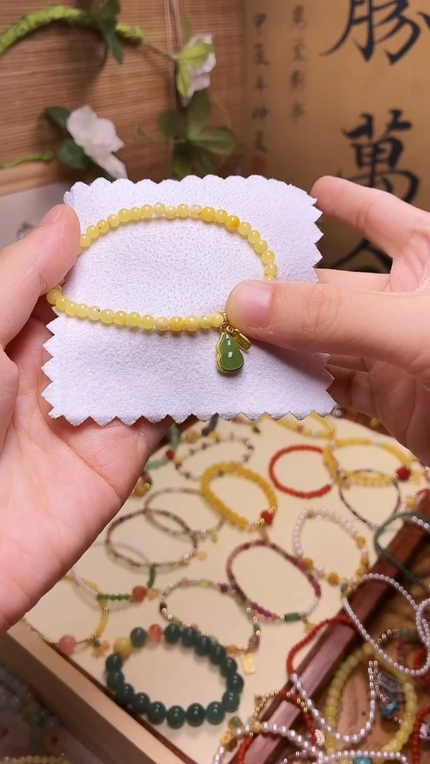 银S925镶嵌颈饰蜜蜡手串