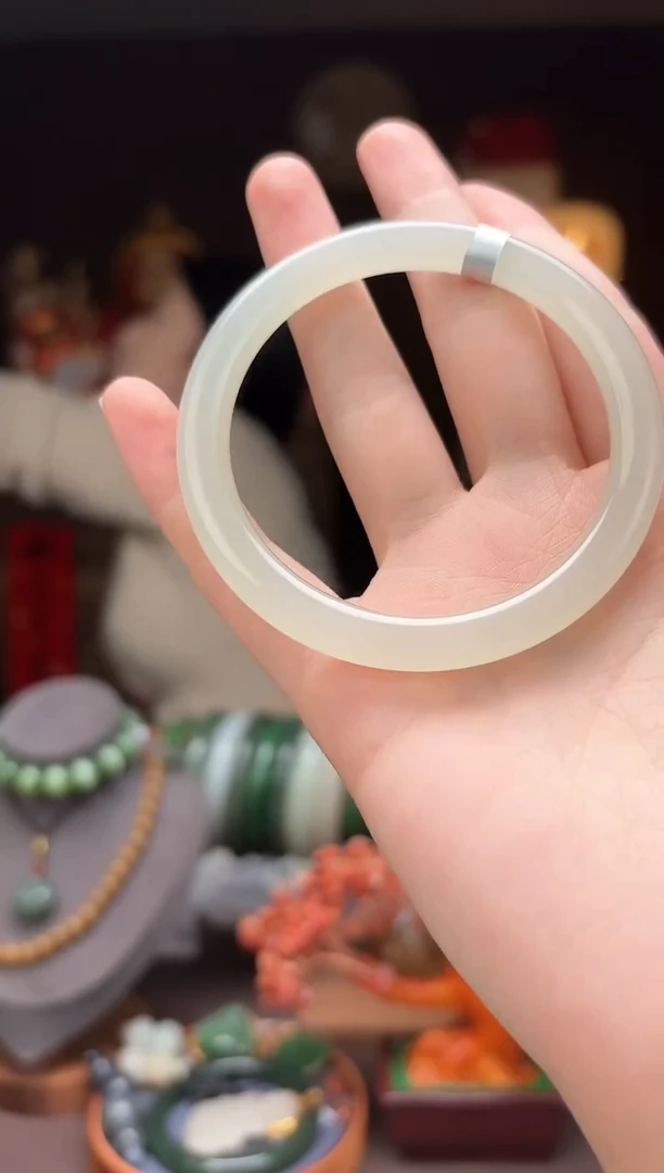 【闪购商品】和田玉D17手镯未镶嵌-