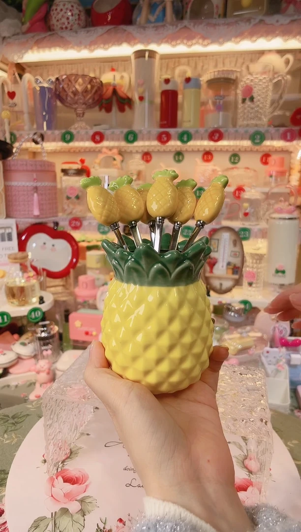 【闪购商品】摆件菠萝水果叉品质好，发货快，放心拍