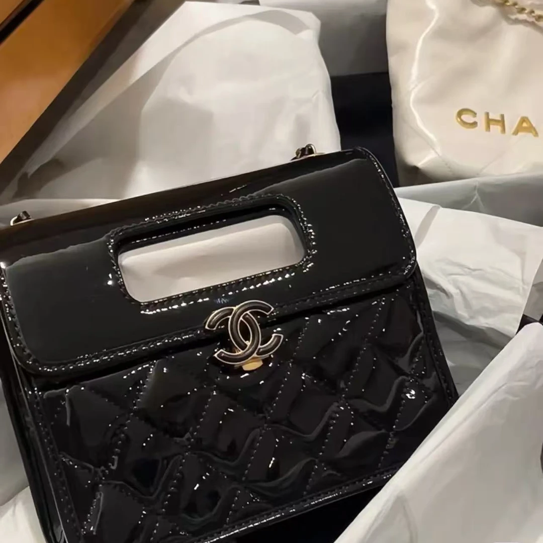 99新 Chanel/香奈儿 黑色漆皮手提斜跨信封包 二店/18706424