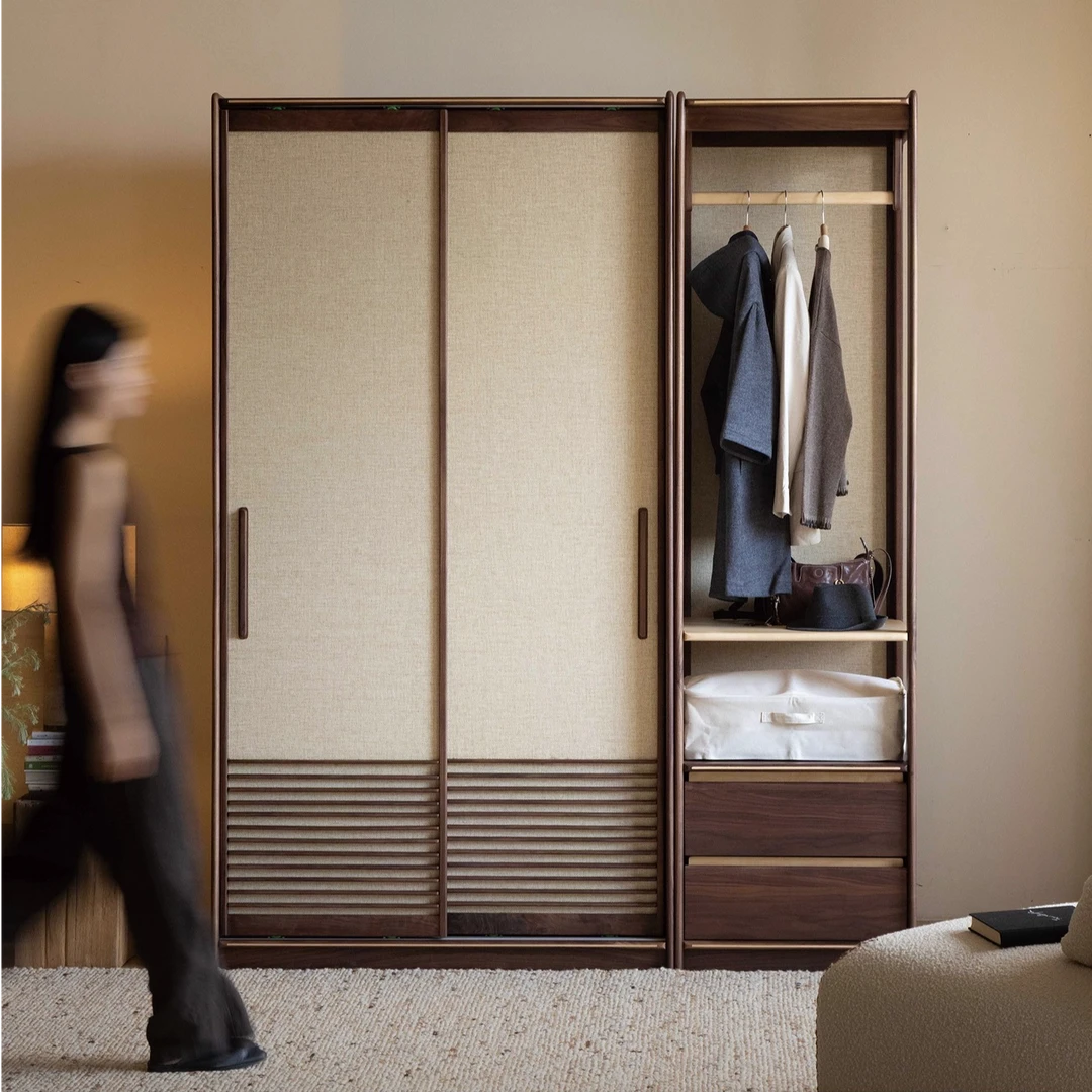 北美黑胡桃木推拉门衣柜实木移门组合柜衣帽间现代简约卧室衣橱