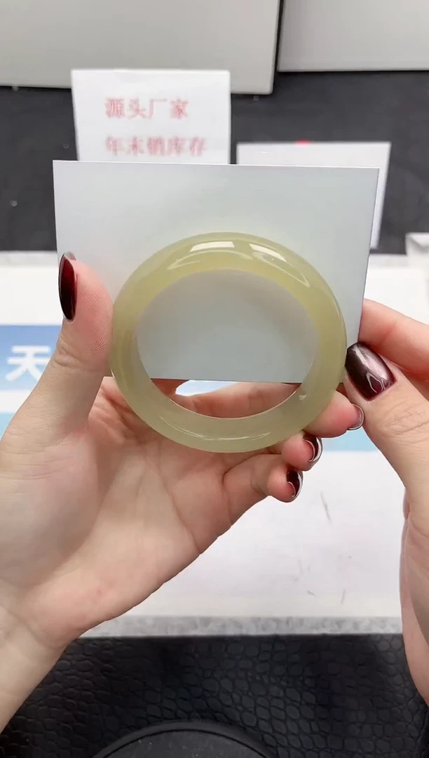 【闪购商品】石英质玉手镯未镶嵌13-54