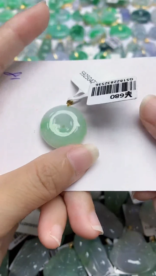 翡翠未镶嵌颈饰天然翡翠A货