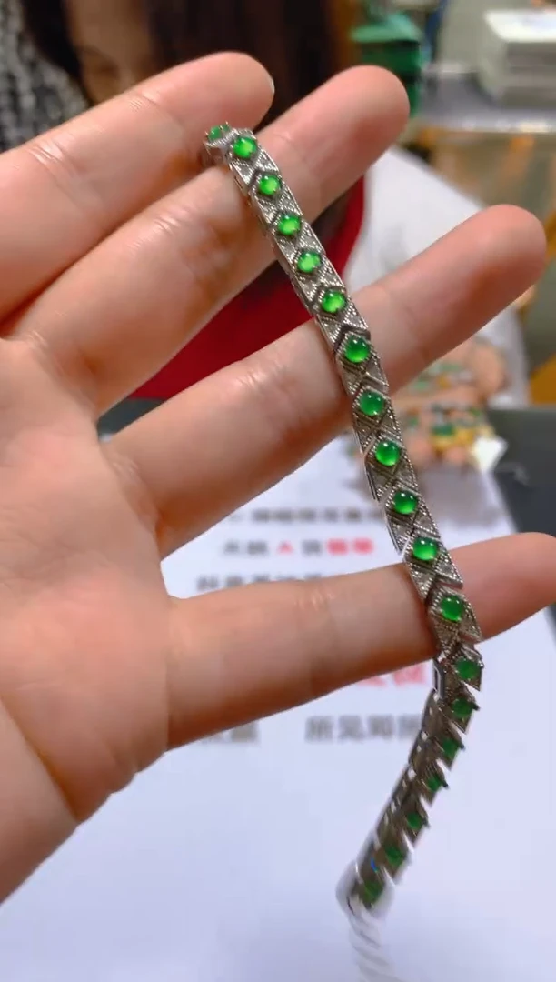 未镶嵌手链翡翠多样性发一