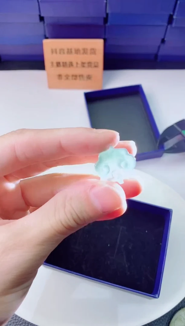 翡翠未镶嵌颈饰111111111