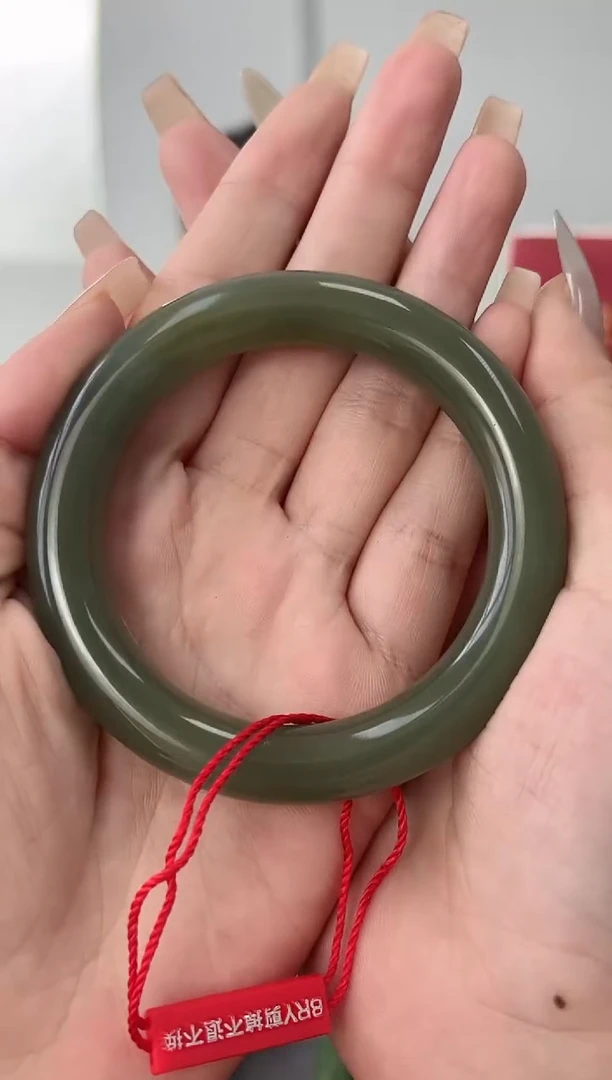 【闪购商品】和田玉手镯未镶嵌仙女拍