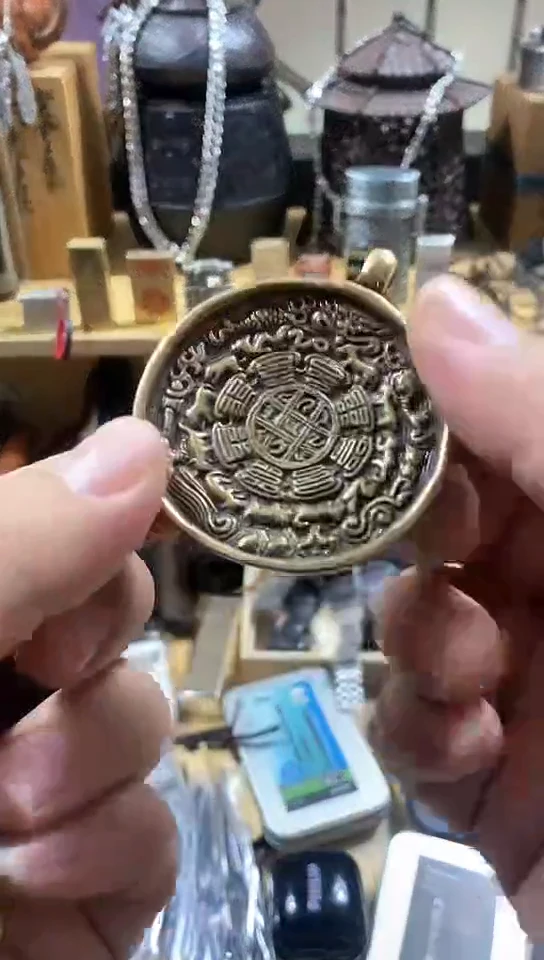 瓷片闪购商品  如图所示
