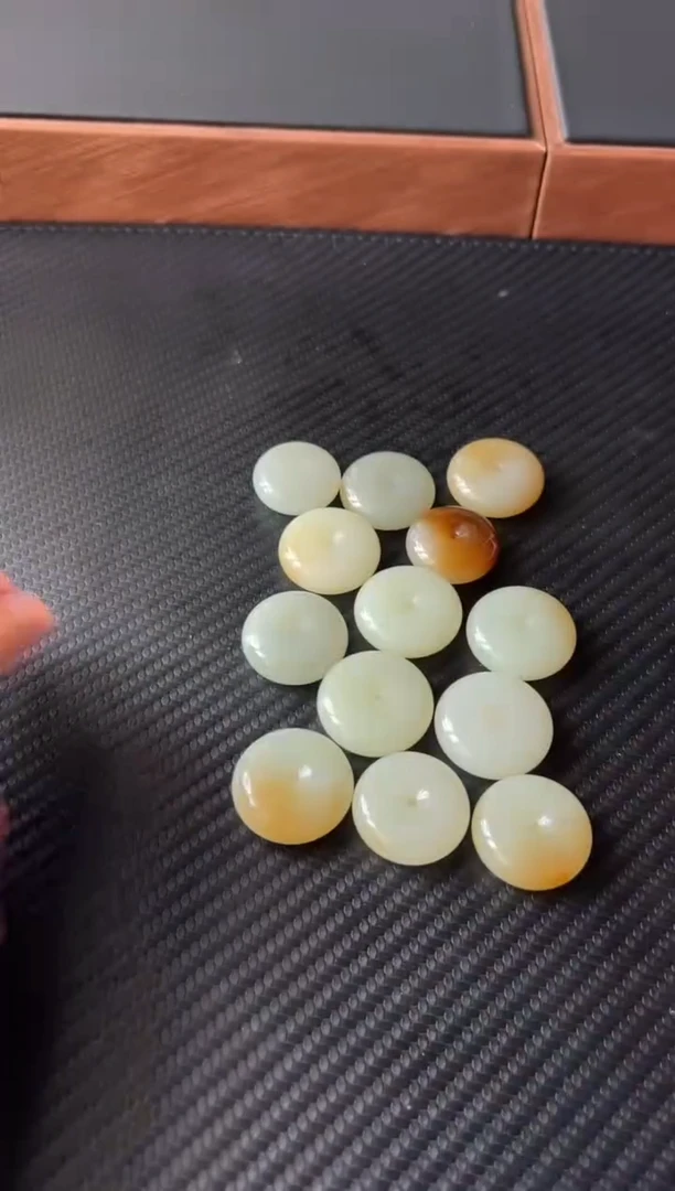 和田玉未镶嵌吊坠(赠链)且末金山微色差JS多样性发货拍一发一