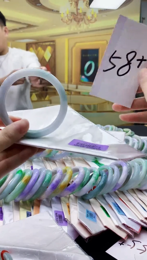 未镶嵌手镯翡翠AAAA