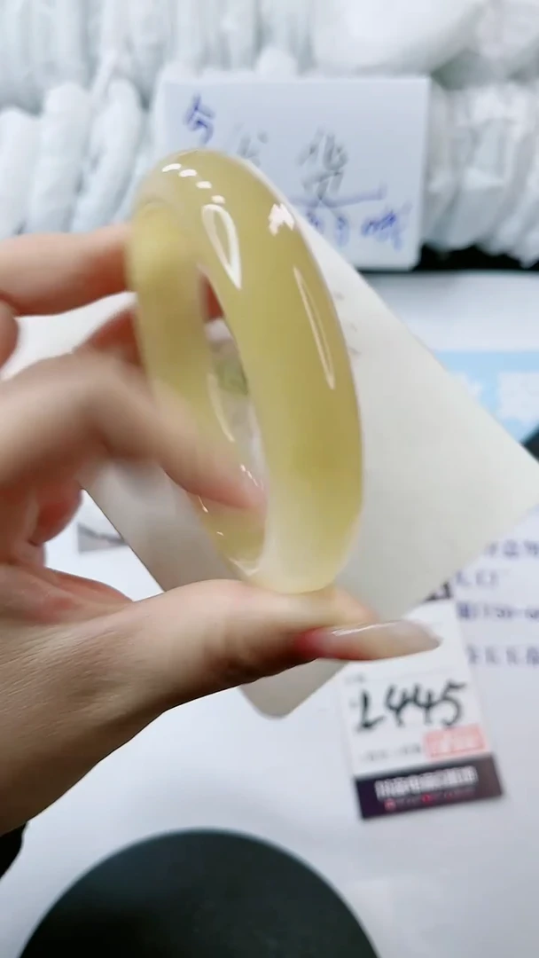 【闪购商品】石英质玉手镯未镶嵌多样性发货L445