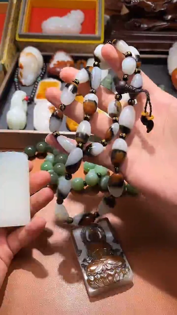 未镶嵌和田玉挂件全**。和田玉