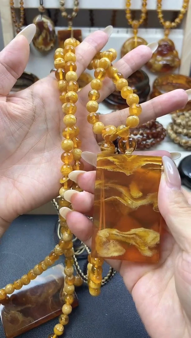 无非金属菩*金沙蜜无事牌戴链子