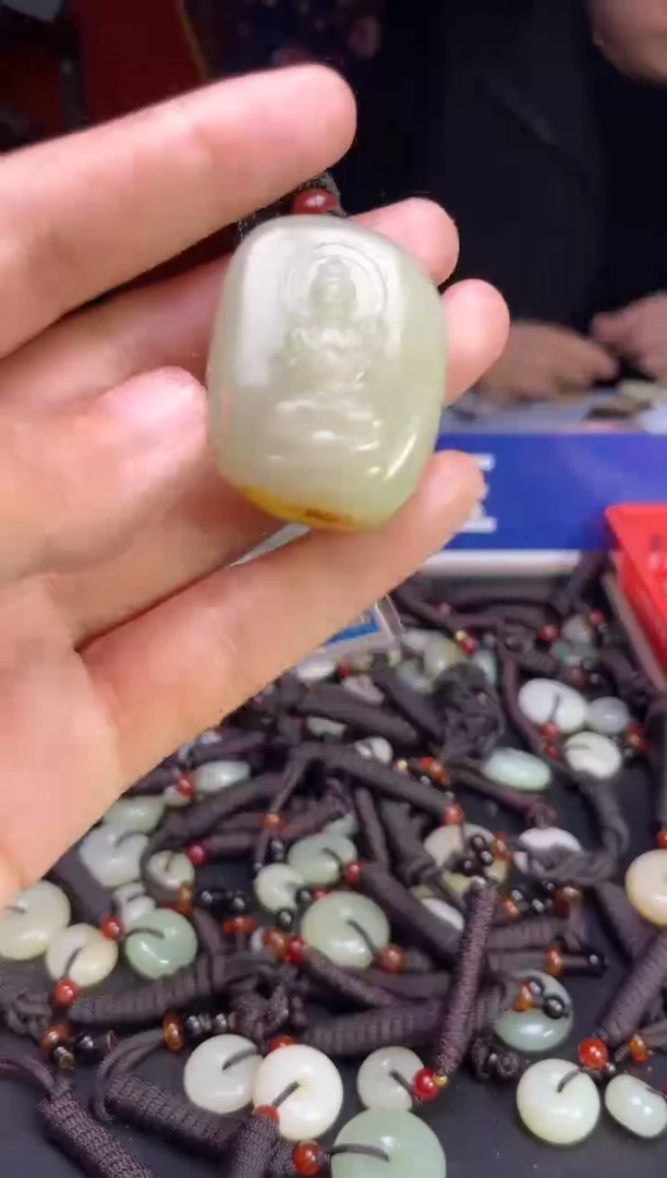 未镶嵌和田玉挂件1