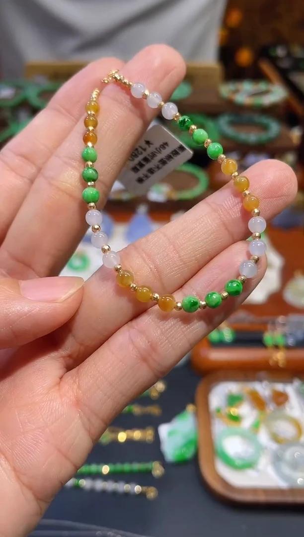 颈饰18K金镶嵌翡翠手链