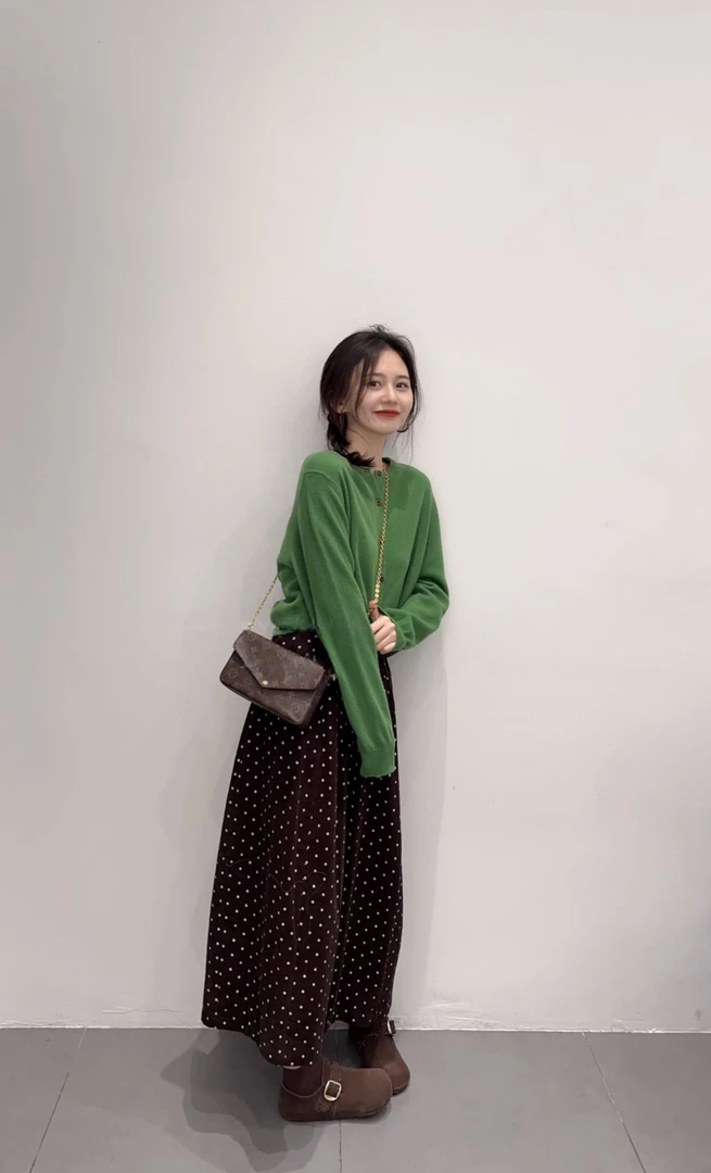 2025秋季新款韩系绿色镂空长袖针织开衫外套女显瘦上衣波点半身裙