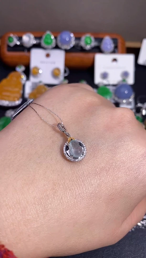 【闪购商品】翡翠颈饰18K金镶嵌万能扣吊坠