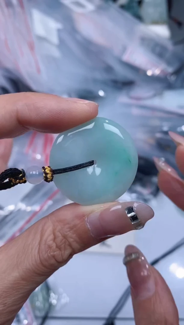 颈饰未镶嵌翡翠吊坠