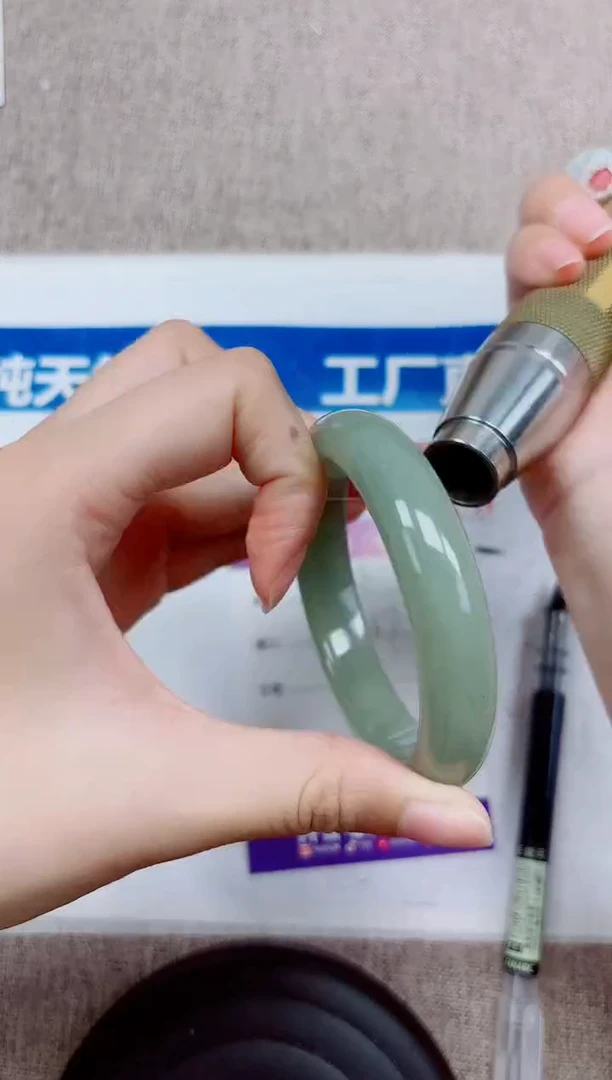 未镶嵌手镯石英质玉A156-56.57