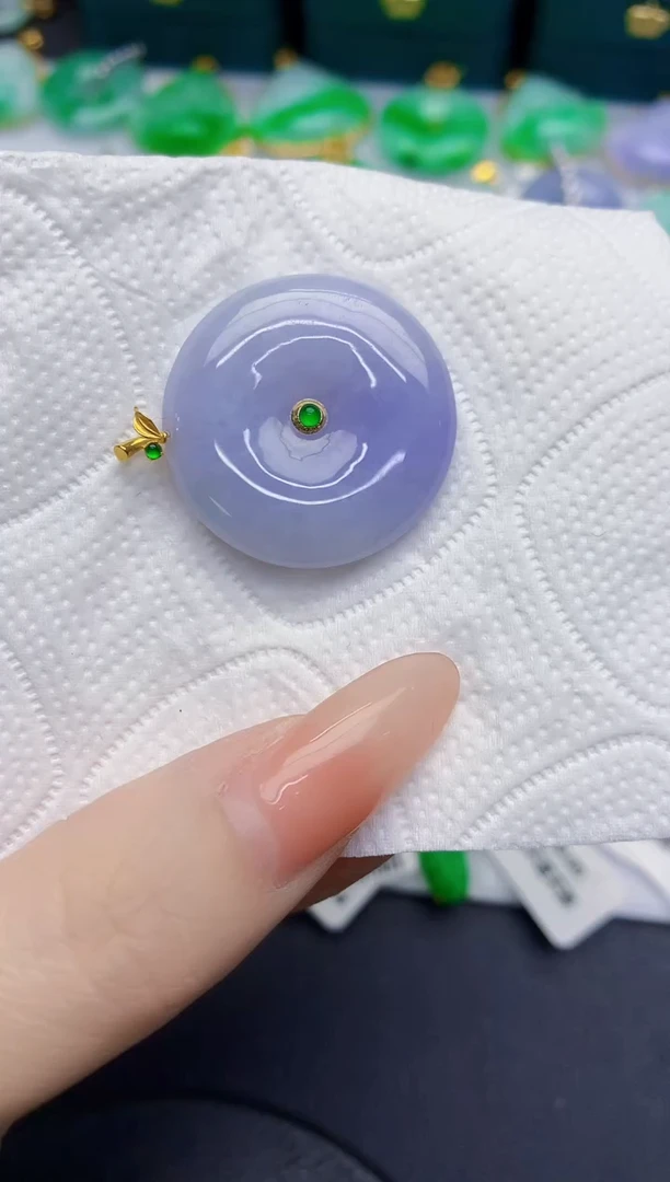 颈饰18K金镶嵌翡翠缅甸天然翡翠A货