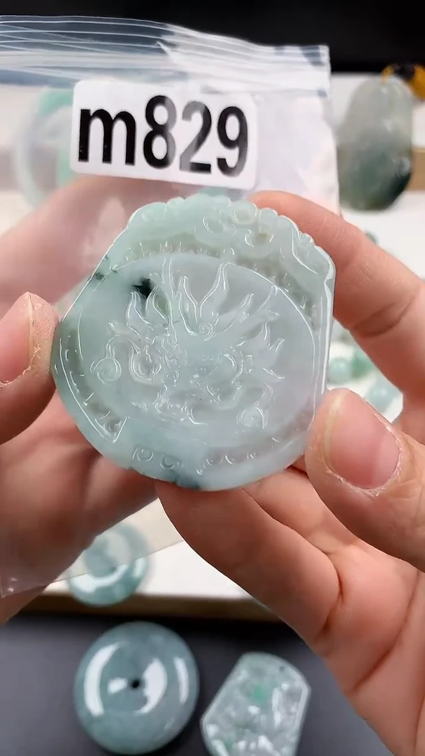 颈饰未镶嵌翡翠天然翡翠吊坠挂件