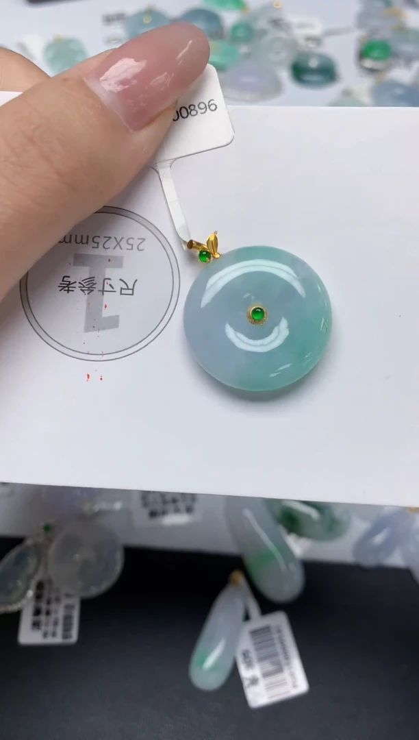 颈饰18K金镶嵌翡翠天然缅甸a货翡翠百元以上9元证书费自理