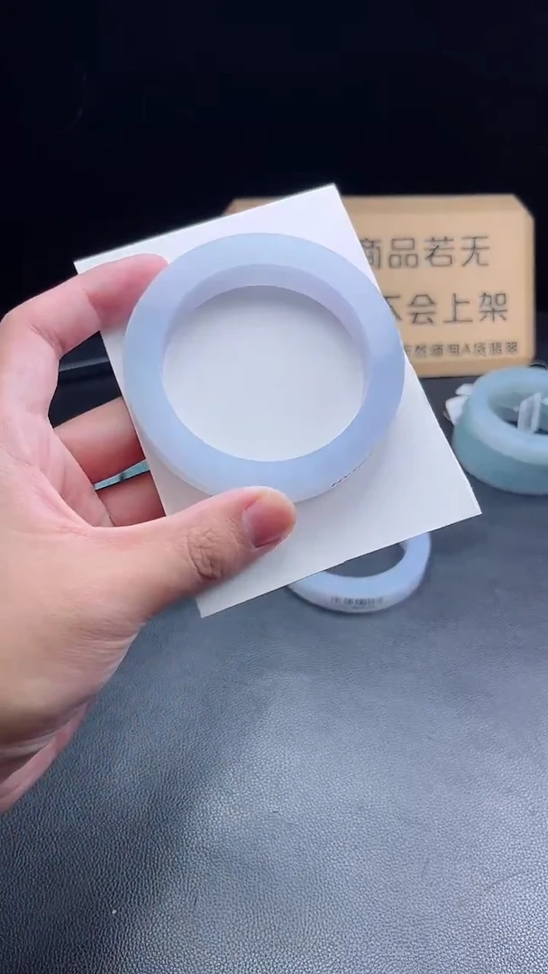 未镶嵌手镯定制翡翠腊***歌定制