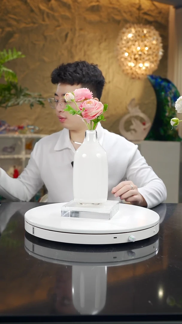 手工艺品琉璃?白色小花瓶