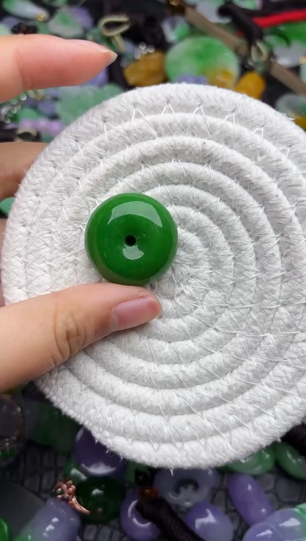 颈饰未镶嵌翡翠缅甸翡翠吊坠