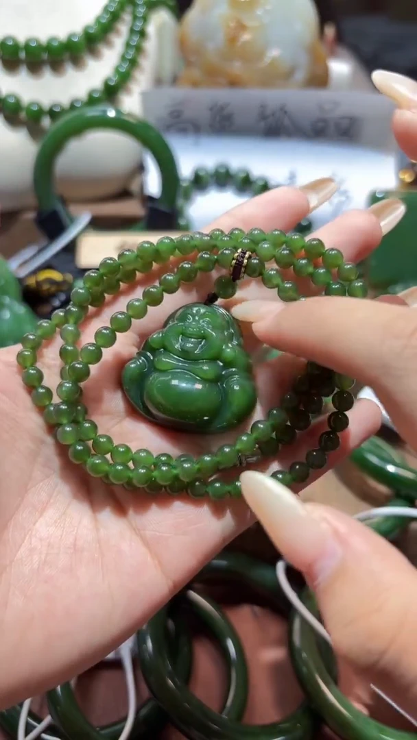 颈饰未镶嵌和田玉（碧玉）1