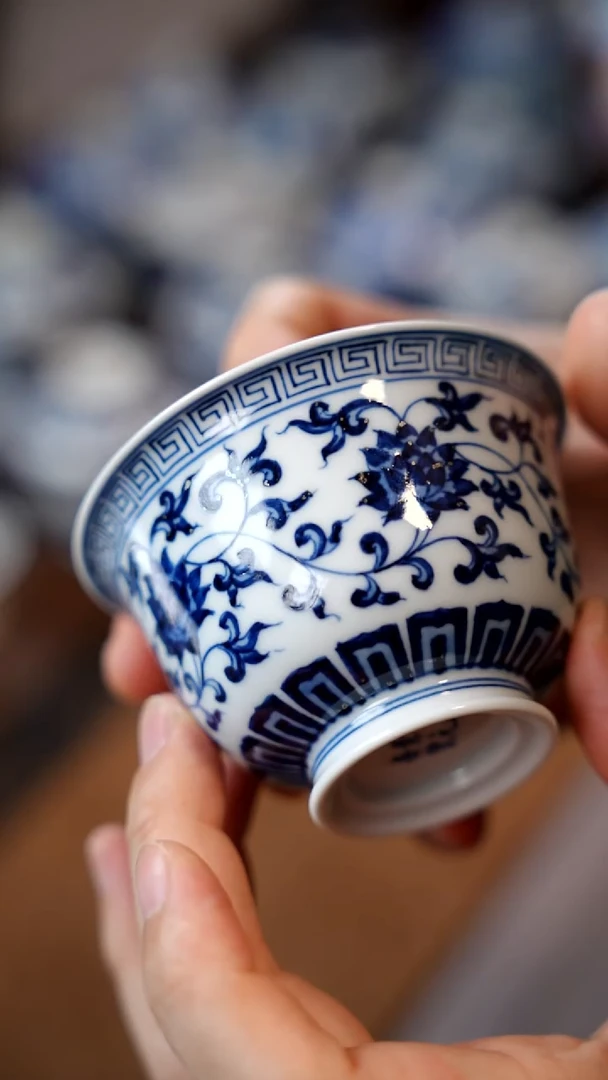 春风缠枝盖碗11111