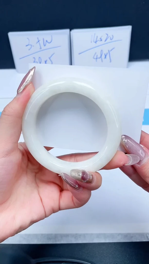 【闪购商品】和田玉（糖玉）手镯未镶嵌367-57