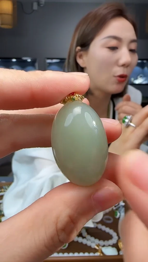 和田玉18K金镶嵌吊坠(不含链)1