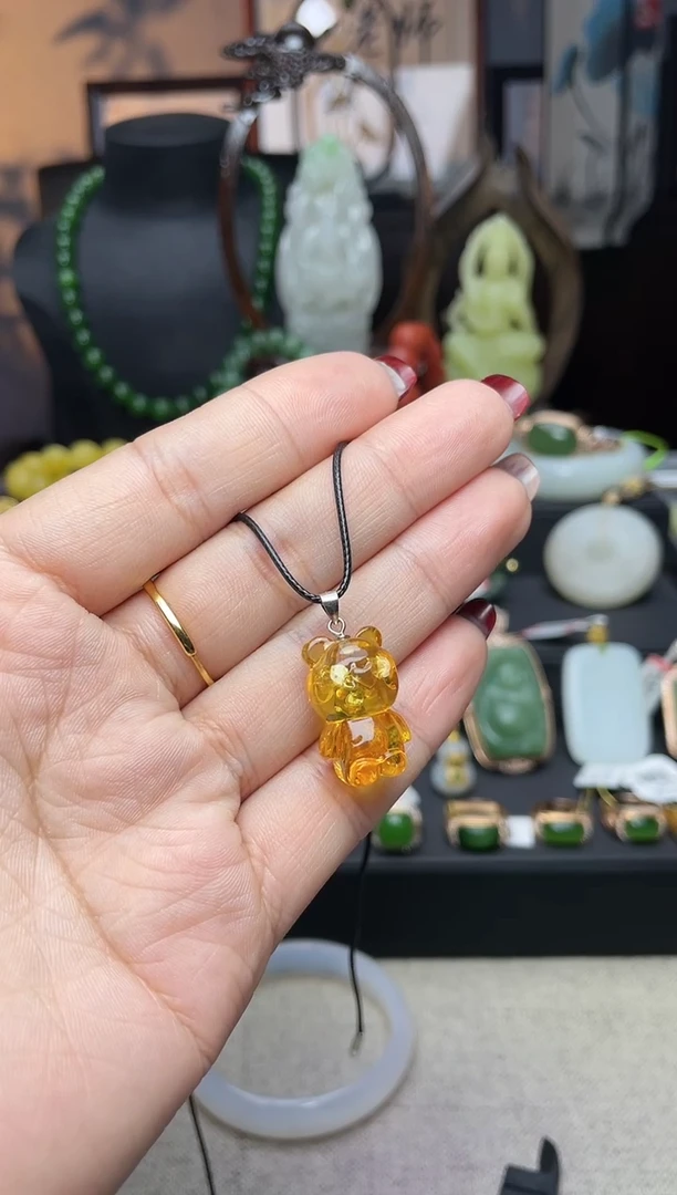 【闪购商品】琥珀颈饰银S925镶嵌吊坠