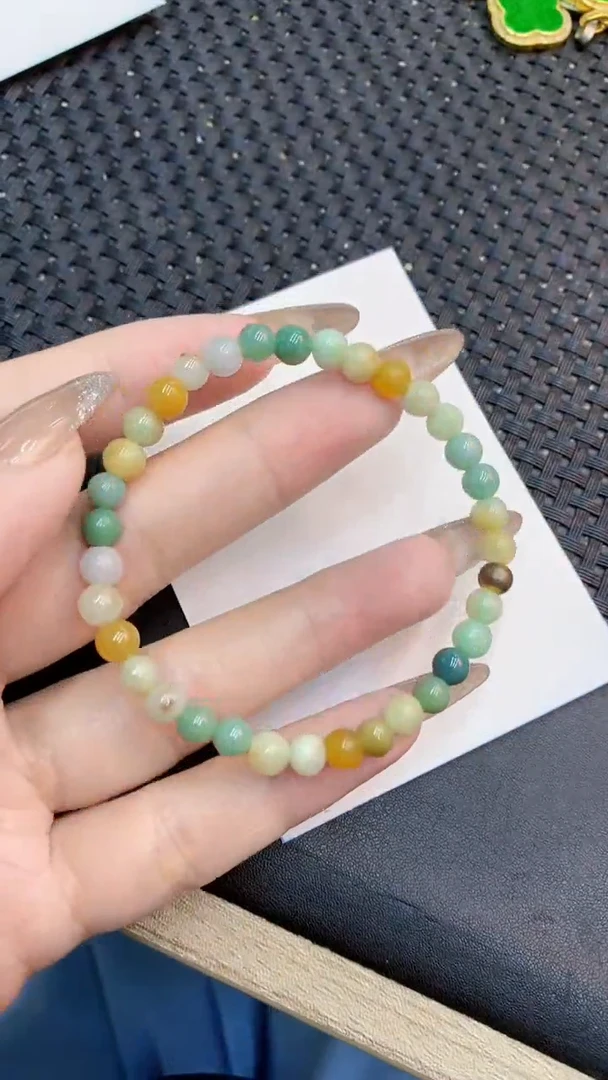 颈饰未镶嵌翡翠1