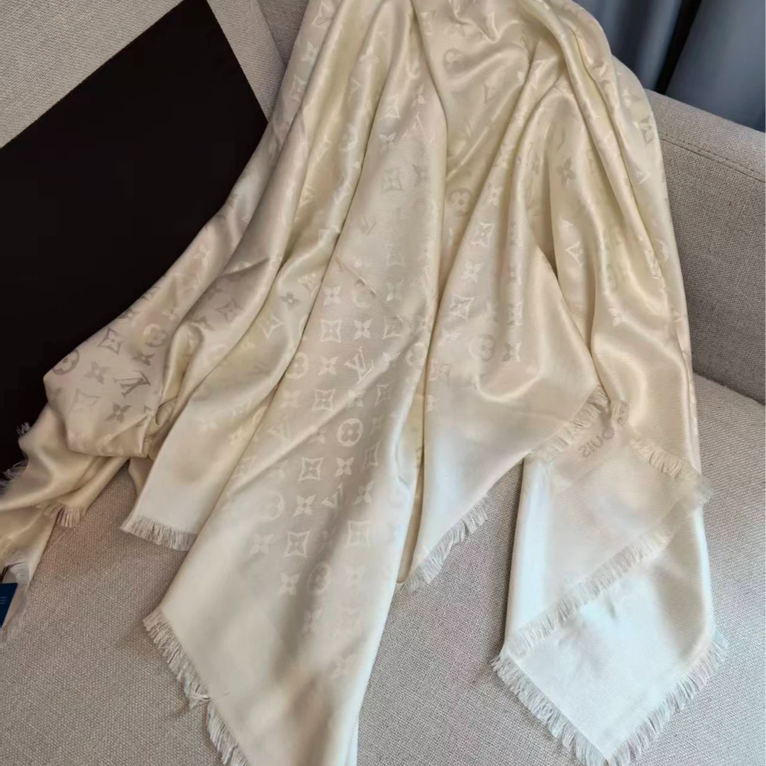 99新 LouisVuitton/路易威登  海囤/LV围巾/140*140/nu19876