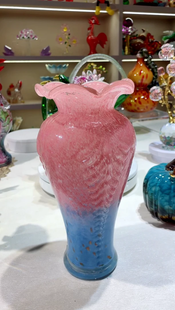 手工艺品琉璃粉蓝美人花瓶 微瑕