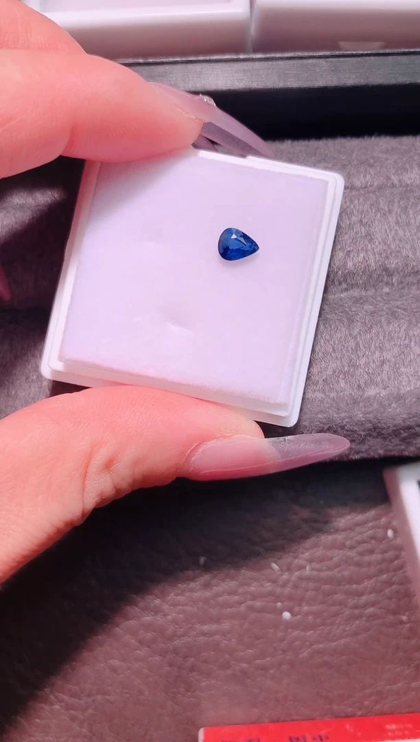 裸石蓝宝石水滴 0.75ct