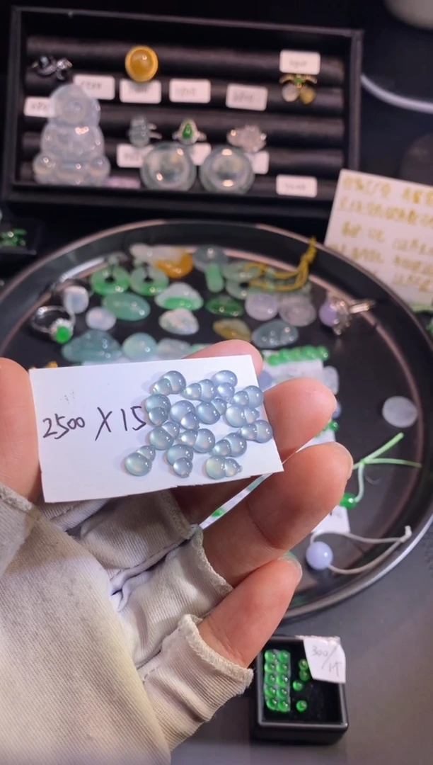 【闪购商品】翡翠挂件未镶嵌葫芦