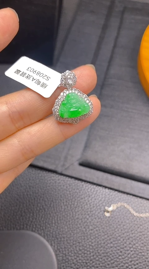 翡翠银S925镶嵌颈饰佛公