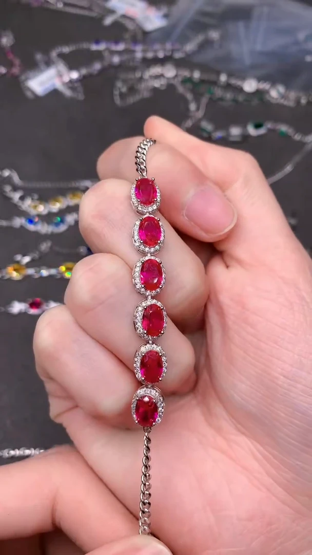 【闪购商品】红宝石手链银S925镶嵌......