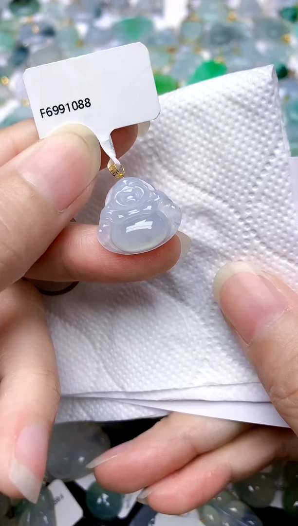 颈饰18K金镶嵌翡翠天然A货翡翠