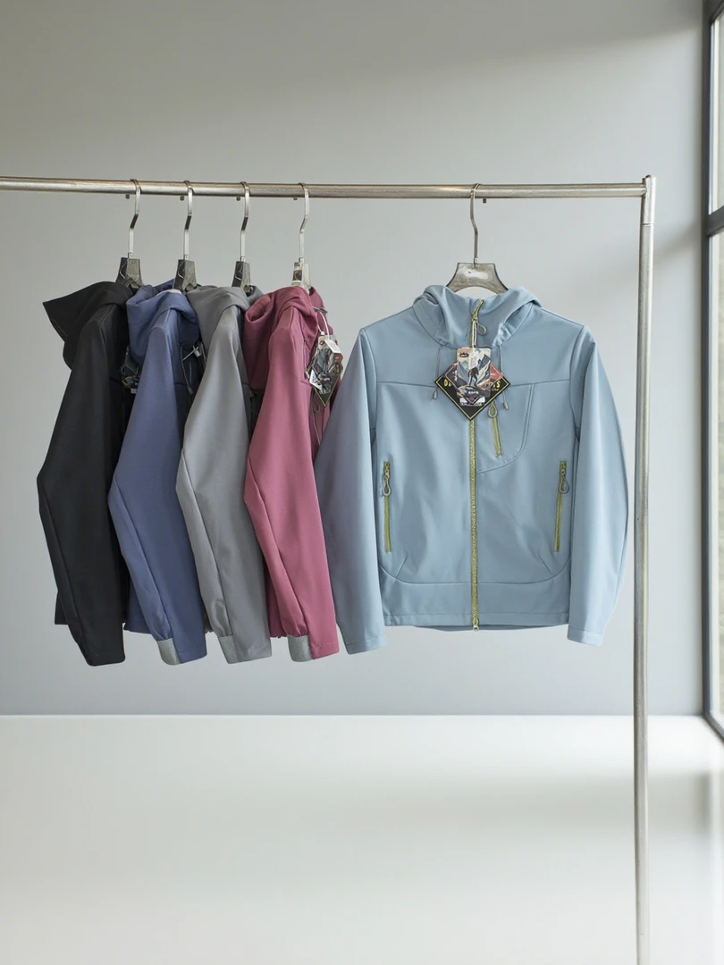 美式机能工装男女情侣山系户外防风水矩阵摇粒绒保暖连帽软壳衣